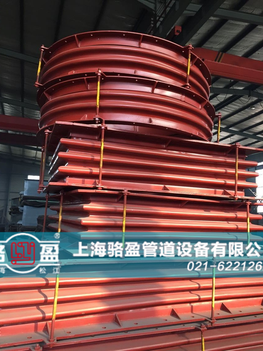 多種型號的非金屬<a href=http://www.leyujiaxiao.com target=_blank class=infotextkey>補(bǔ)償器</a>發(fā)貨現(xiàn)場