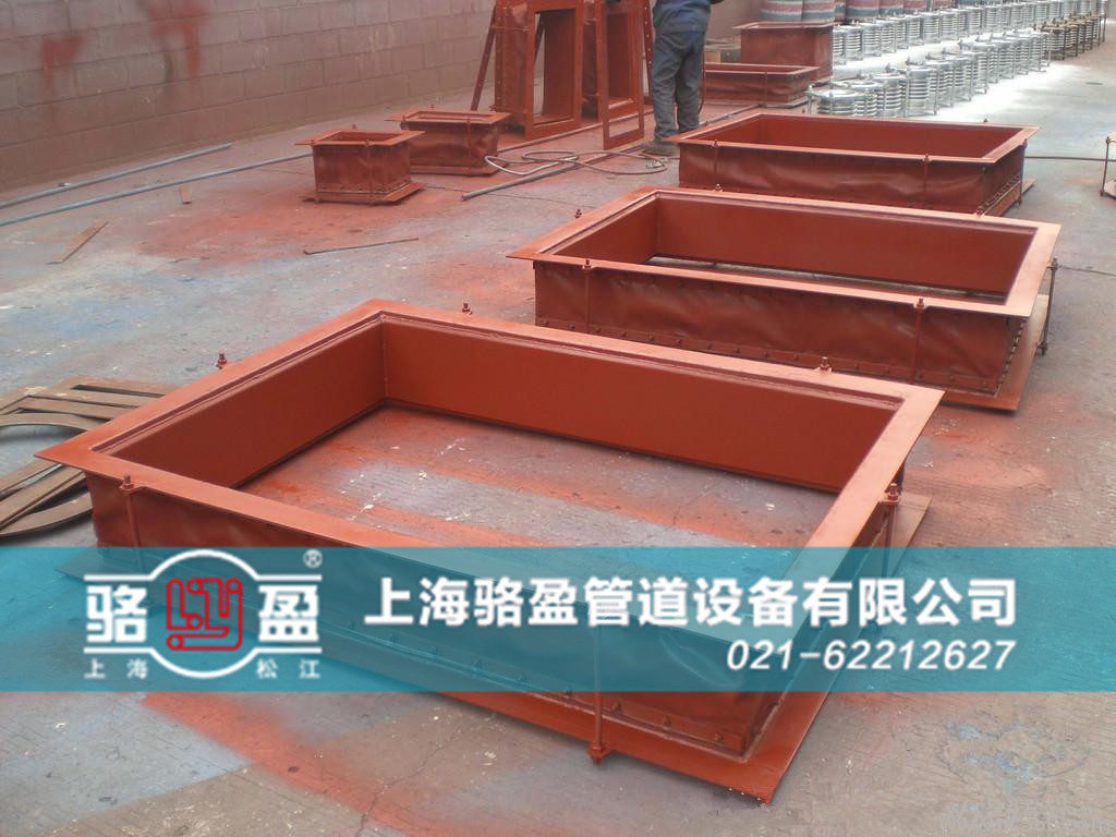 香港機場矩形非金屬<a href=http://www.leyujiaxiao.com target=_blank class=infotextkey>補償器</a>噴涂環(huán)節(jié)